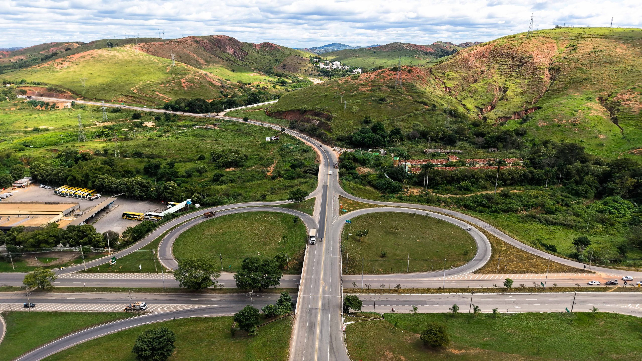 Nova 381 espera mais de 325 mil veículos durante feriado o prolongado