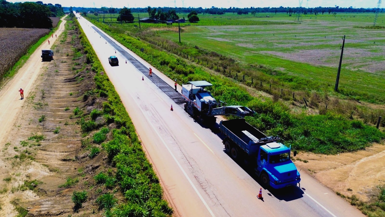 Nova 364 intensifica fresagem e tapa-buracos na BR-364 e reforça alerta de segurança aos motoristas